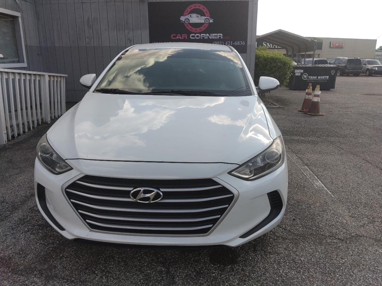 Hyundai Elantra SE 6AT 2018