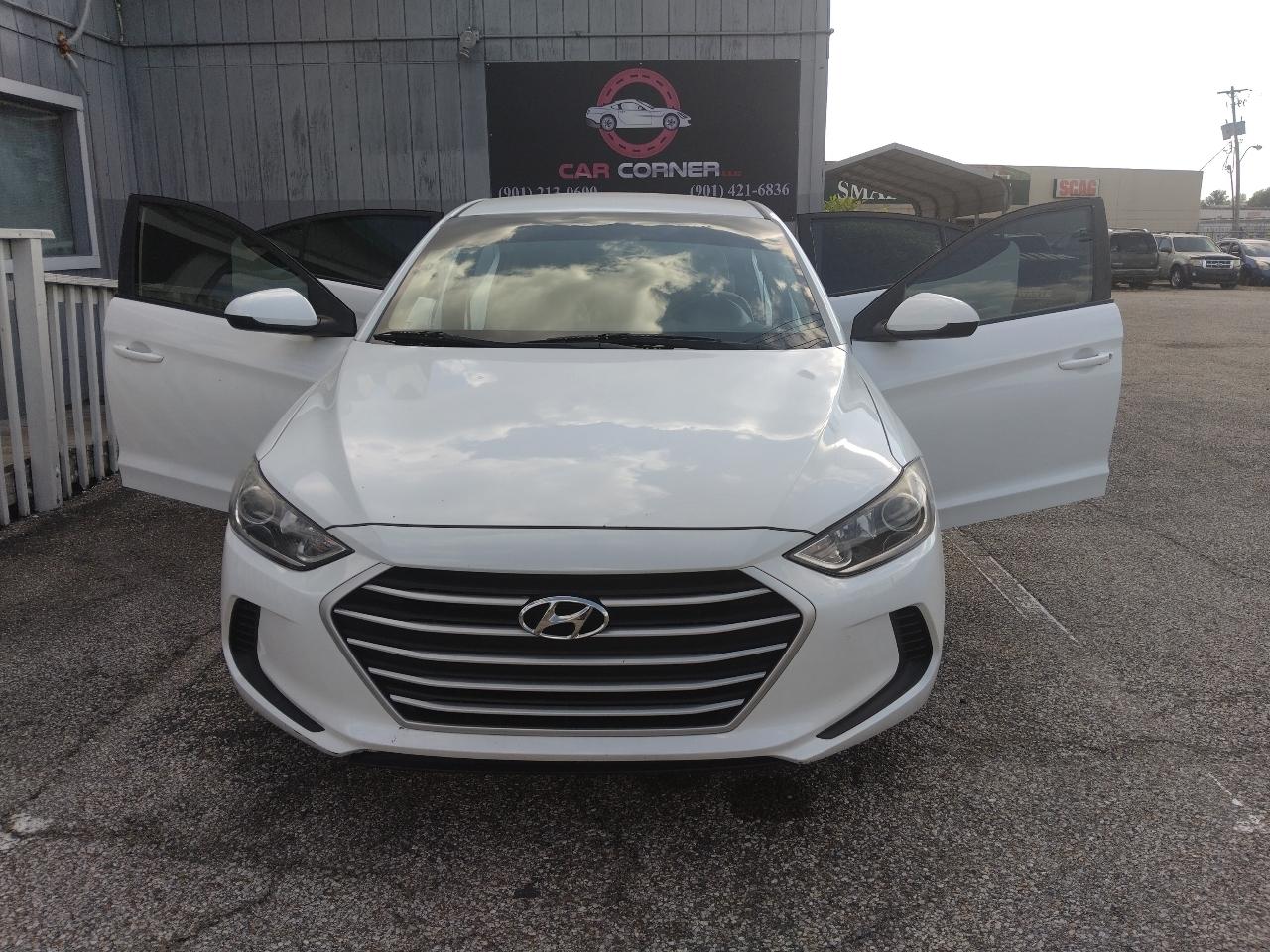 Hyundai Elantra SE 6AT 2018
