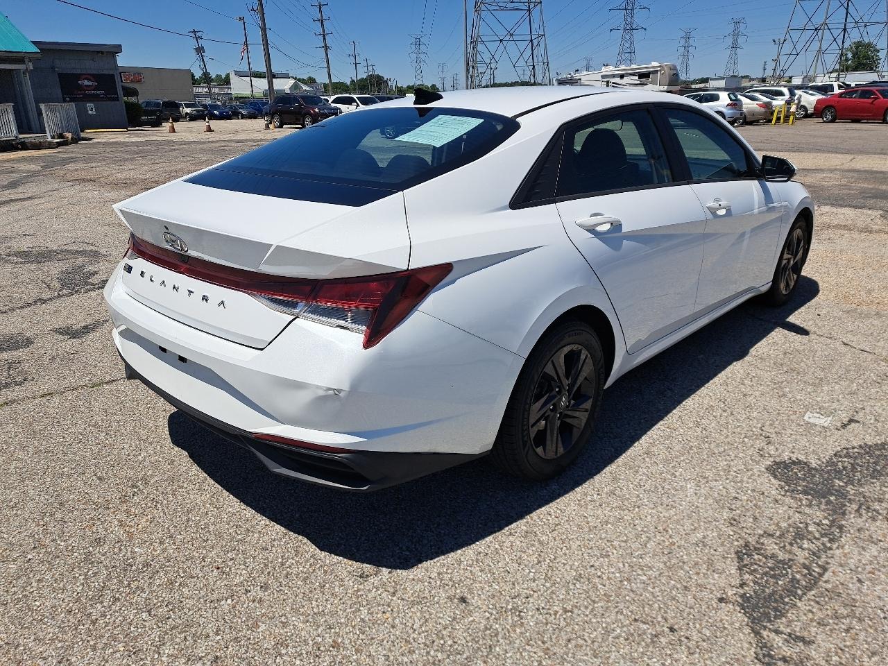 Hyundai Elantra SEL 2021