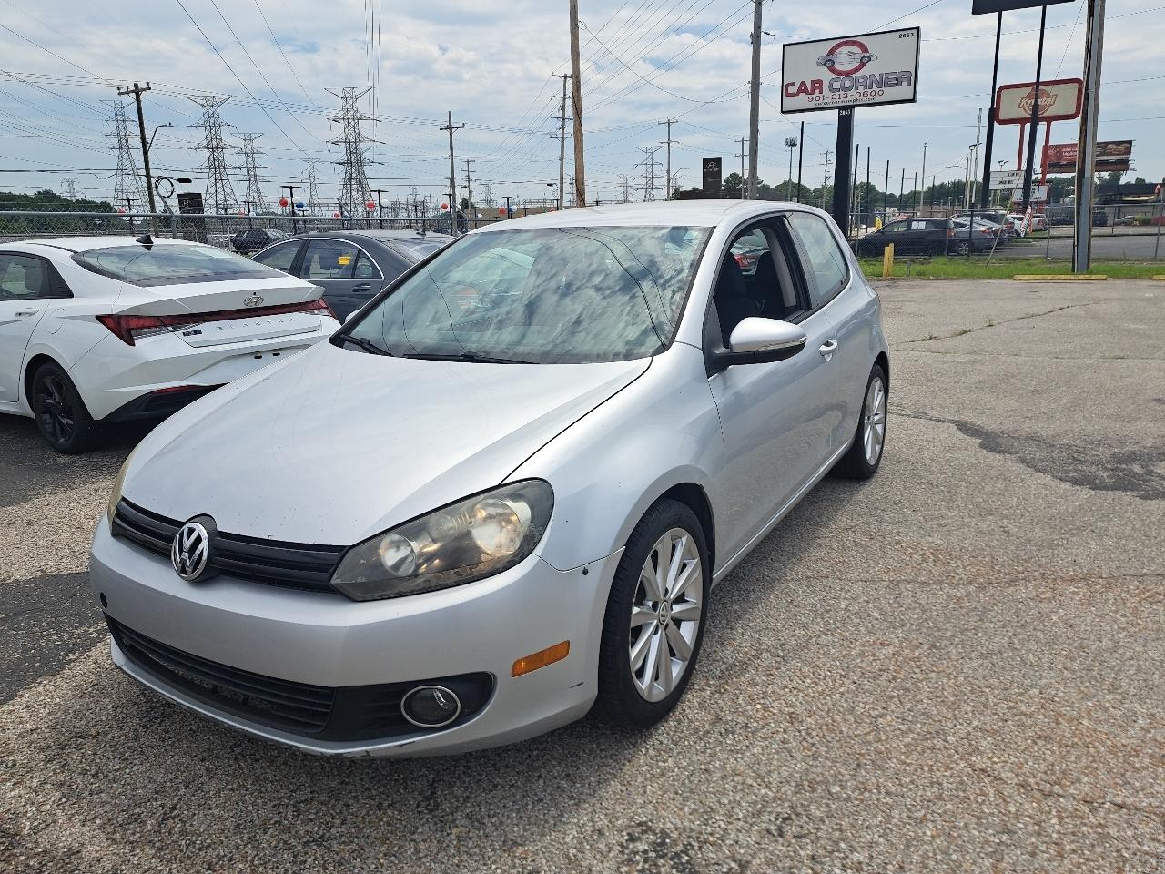 2012 Volkswagen Golf 2dr HB Auto