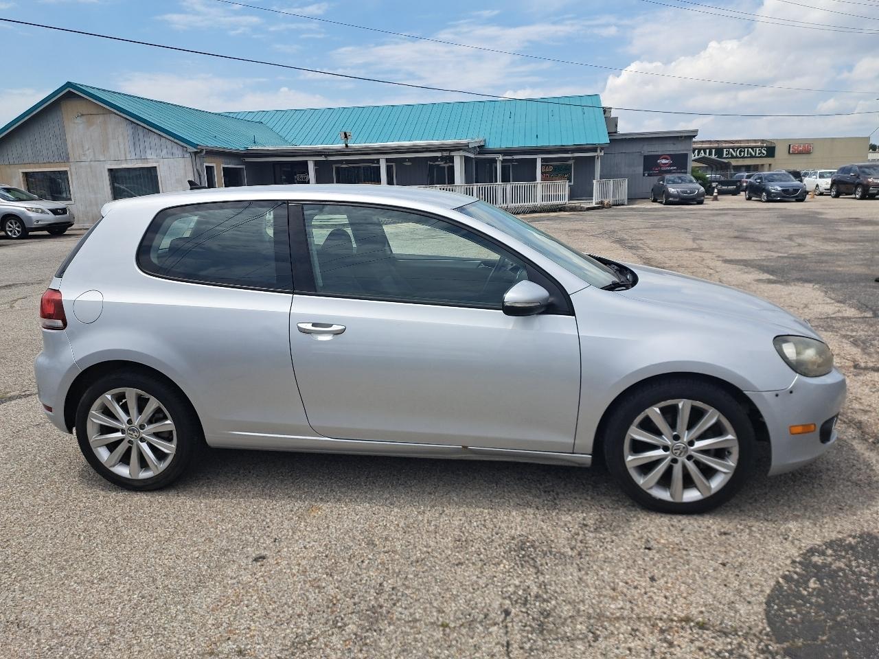 Volkswagen Golf 2dr HB Auto 2012
