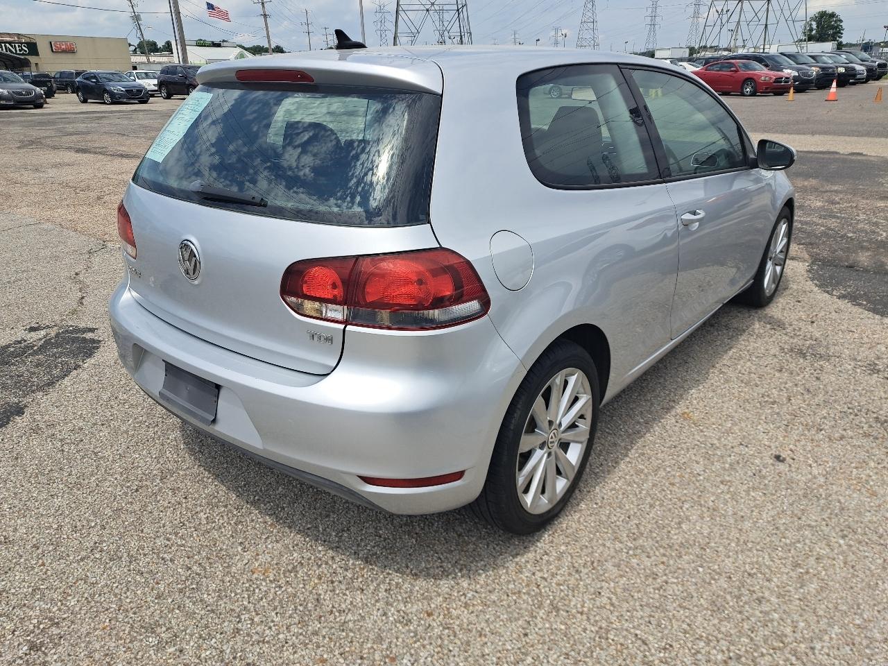 Volkswagen Golf 2dr HB Auto 2012