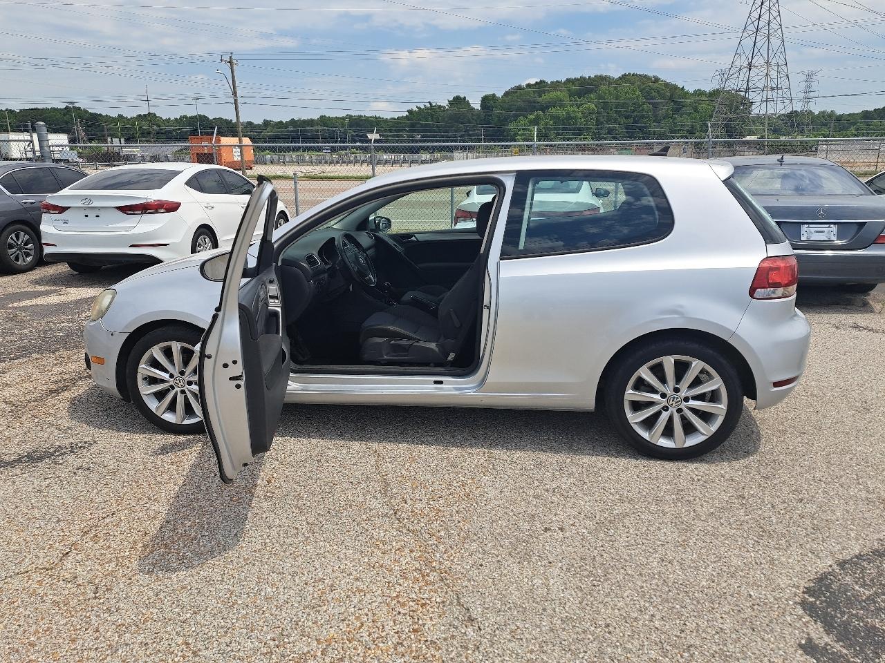 Volkswagen Golf 2dr HB Auto 2012