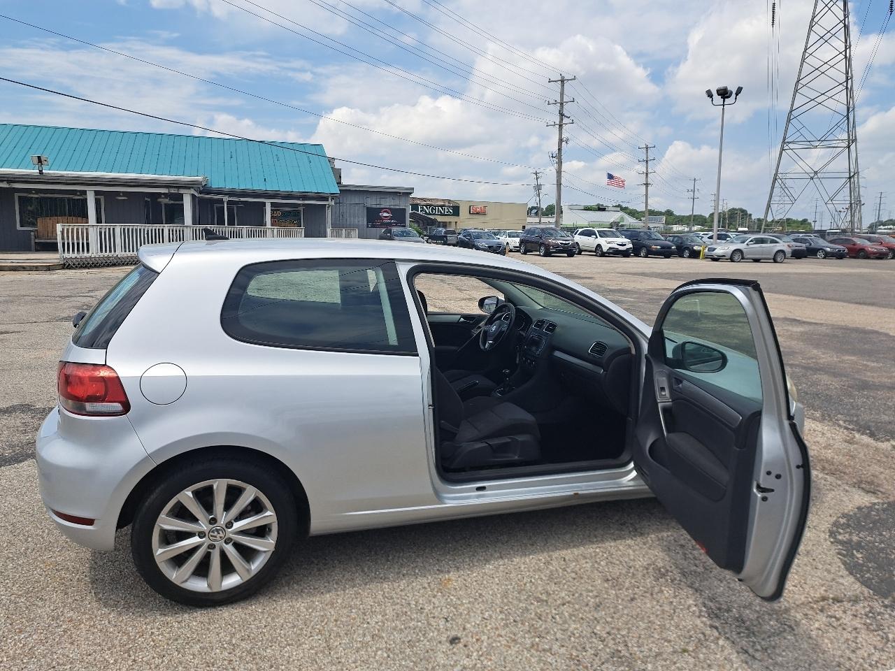 Volkswagen Golf 2dr HB Auto 2012