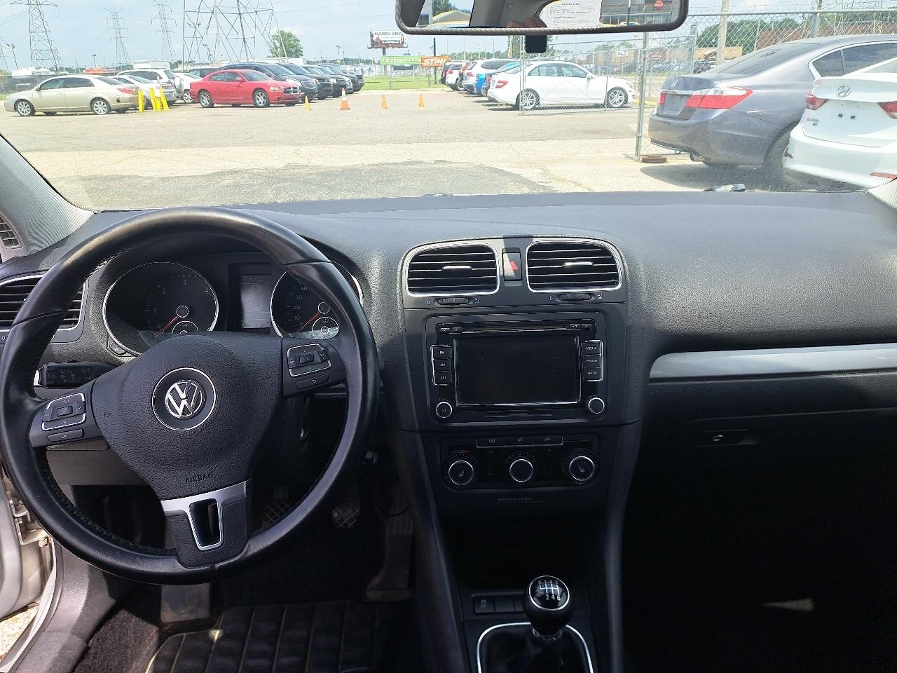 Volkswagen Golf 2dr HB Auto 2012