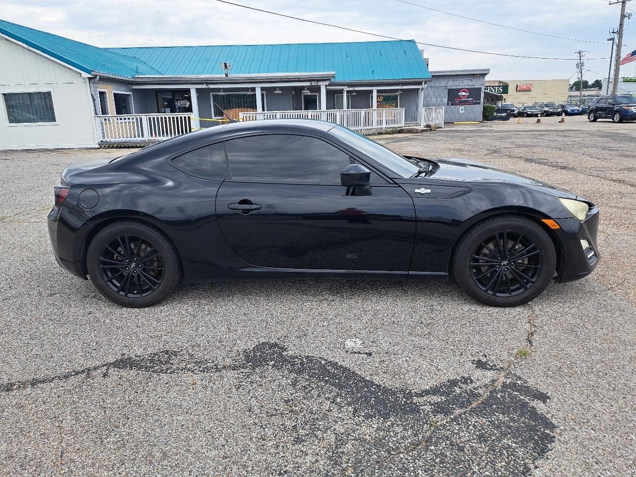 Scion FR-S Base 2D Coupe 2013