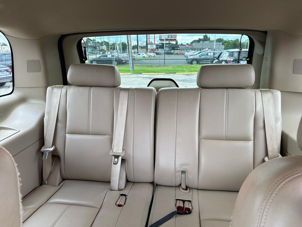 GMC Yukon SLT 4D SUV RWD 2013