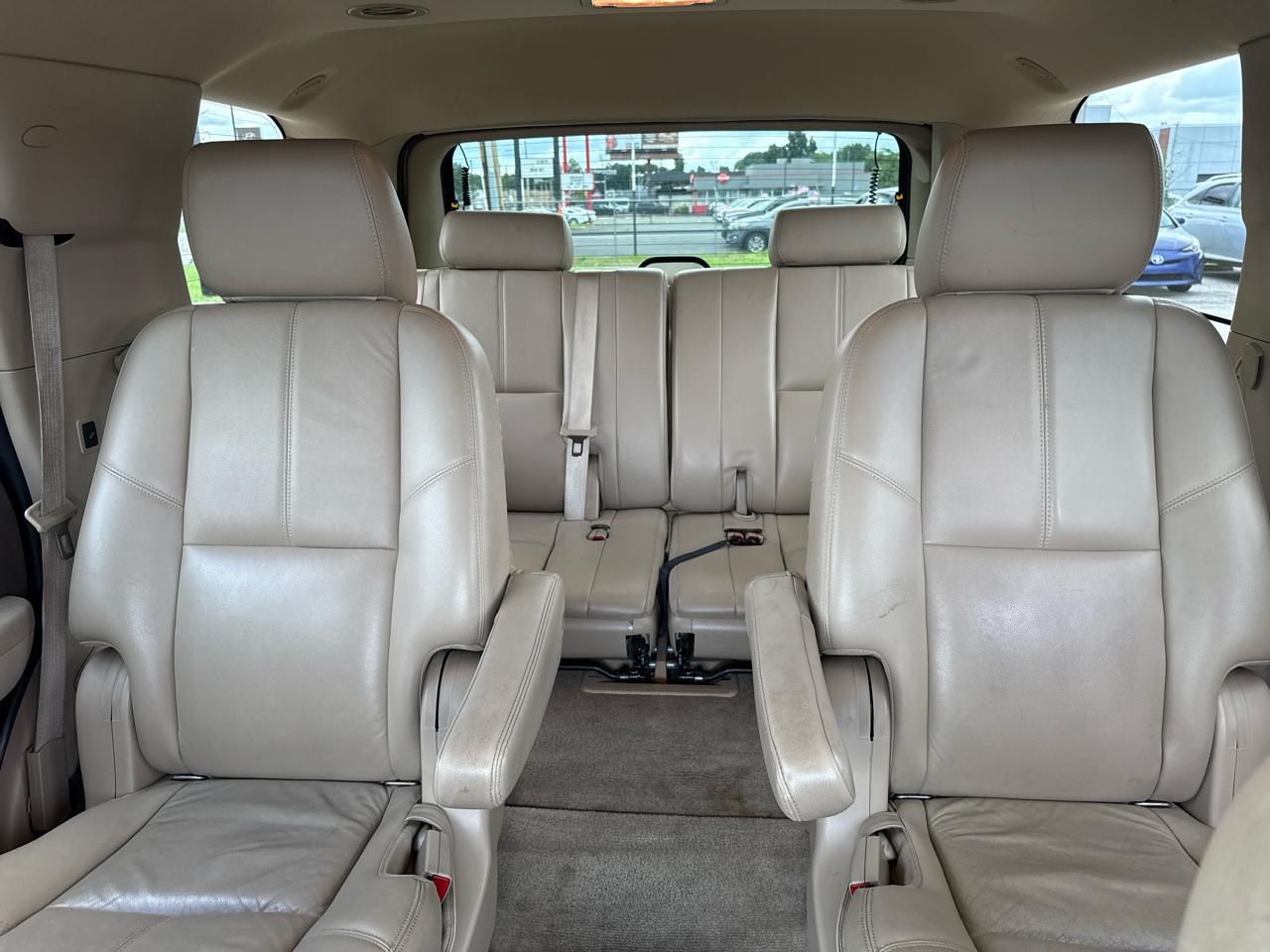 GMC Yukon SLT 4D SUV RWD 2013