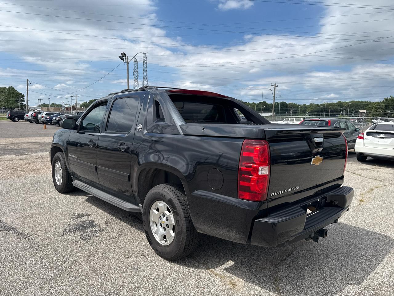 Chevrolet Avalanche LS 2WD 2013