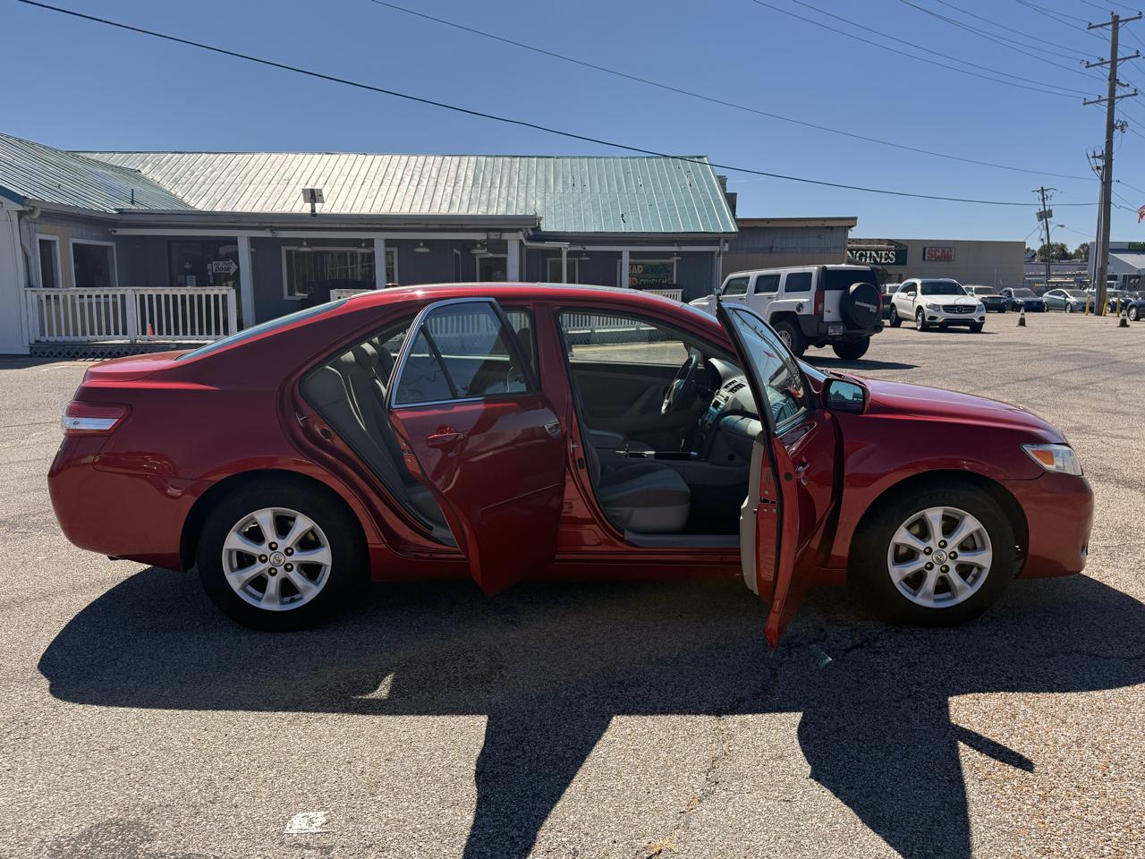 Toyota Camry SE 6-Spd MT 2010