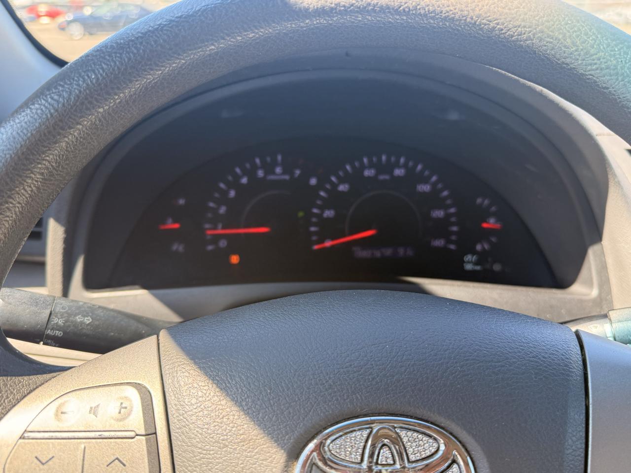 Toyota Camry SE 6-Spd MT 2010