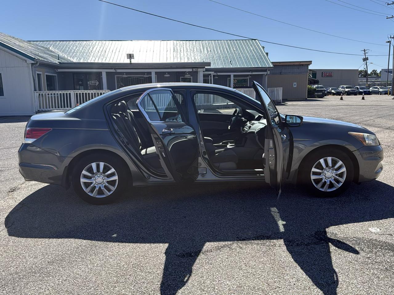 Honda Accord LX sedan AT 2012