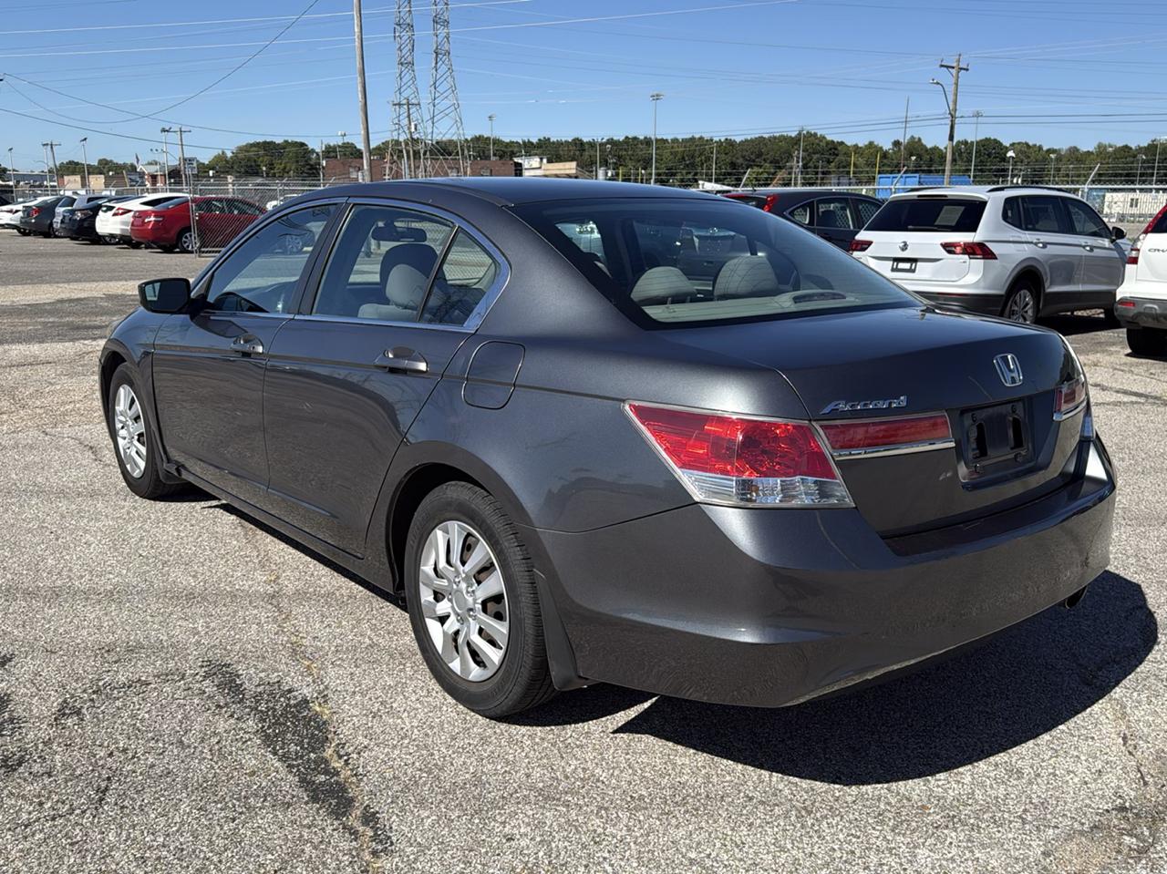 Honda Accord LX sedan AT 2012
