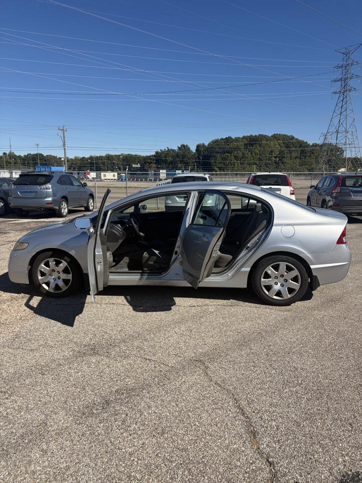Honda Civic LX Sedan 5-Speed AT 2009