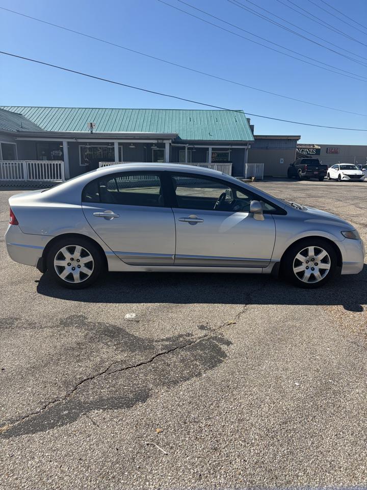 Honda Civic LX Sedan 5-Speed AT 2009