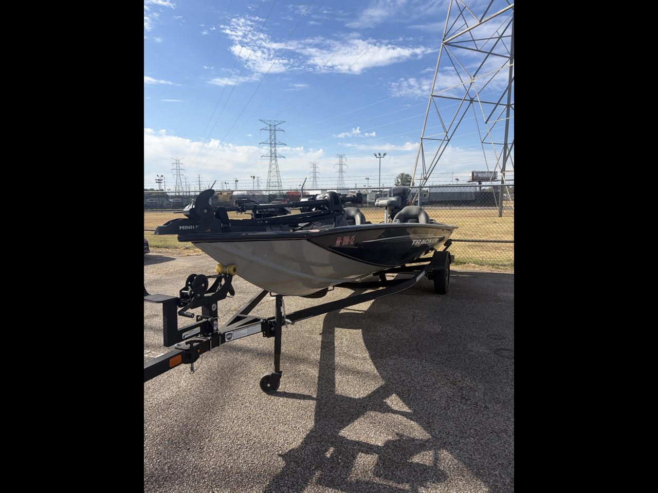 Tracker Bass Pro Team 190 TX  2023