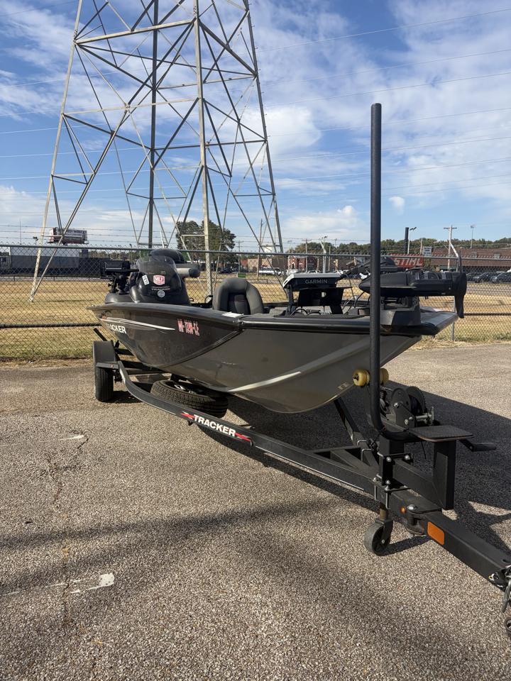 Tracker Bass Pro Team 190 TX  2023