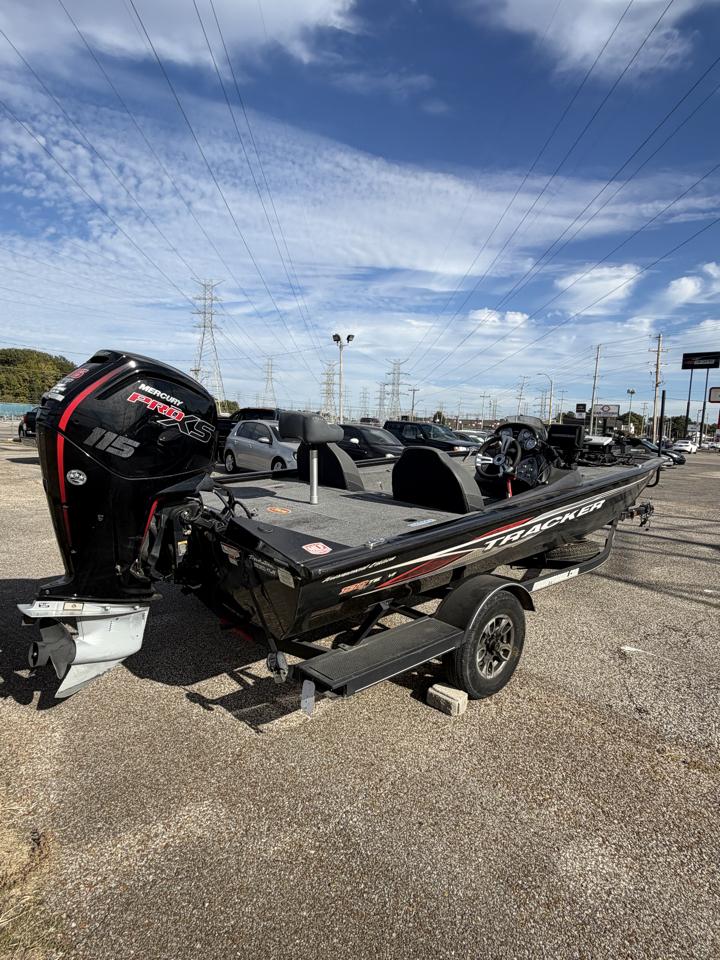Tracker Bass Pro Team 190 TX  2023