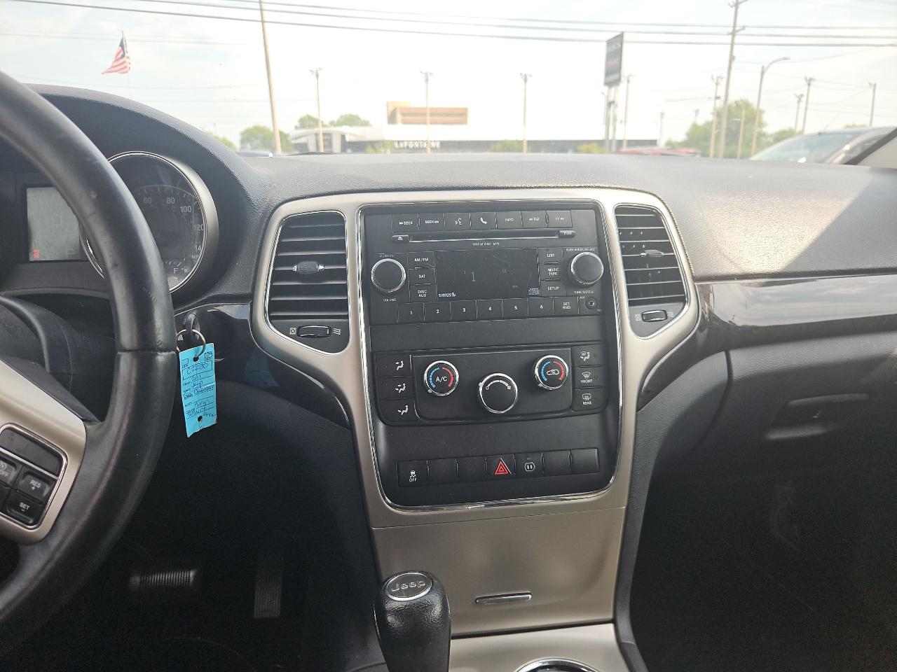 Jeep Grand Cherokee Laredo 4WD 2011