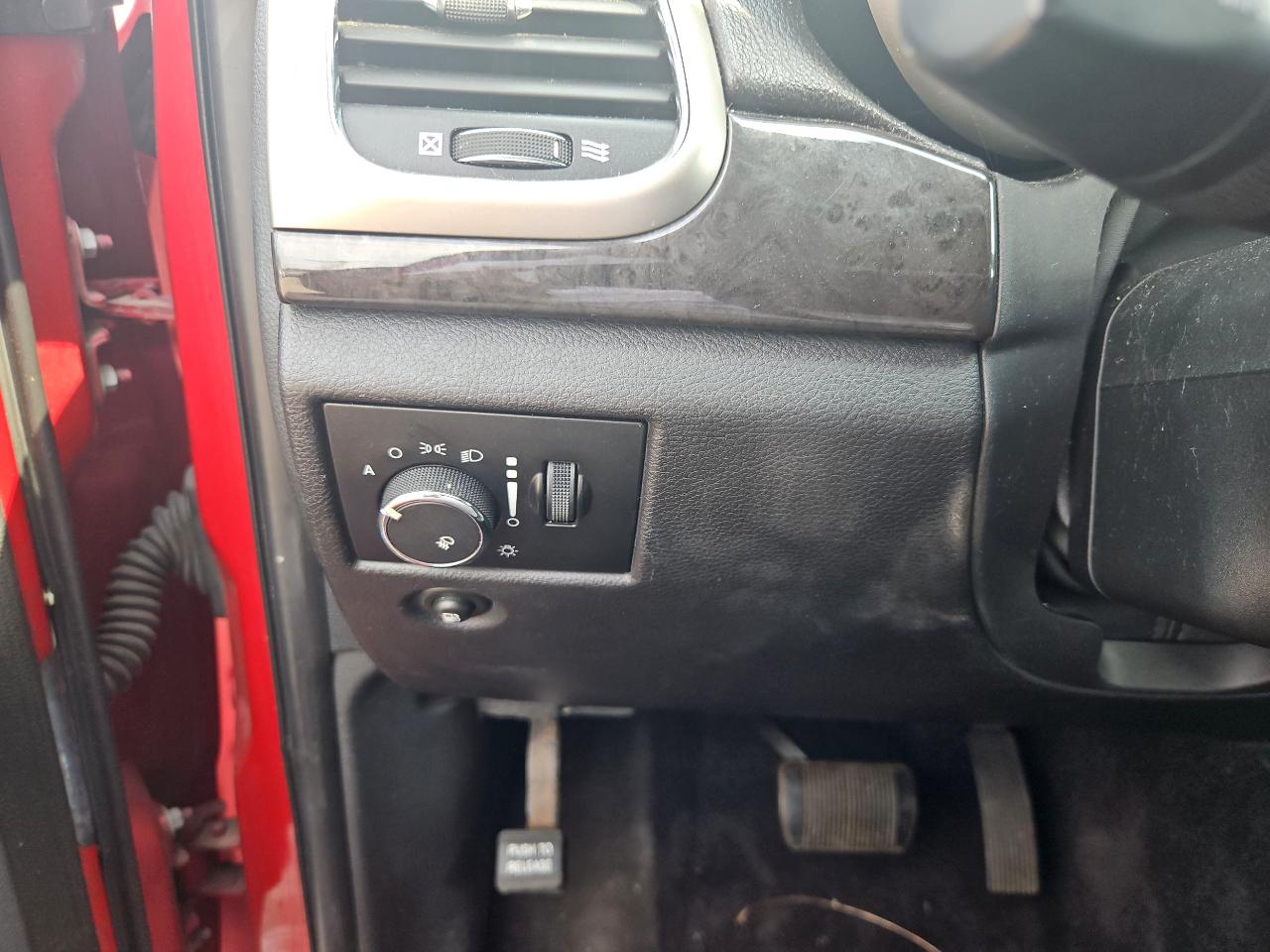 Jeep Grand Cherokee Laredo 4WD 2011