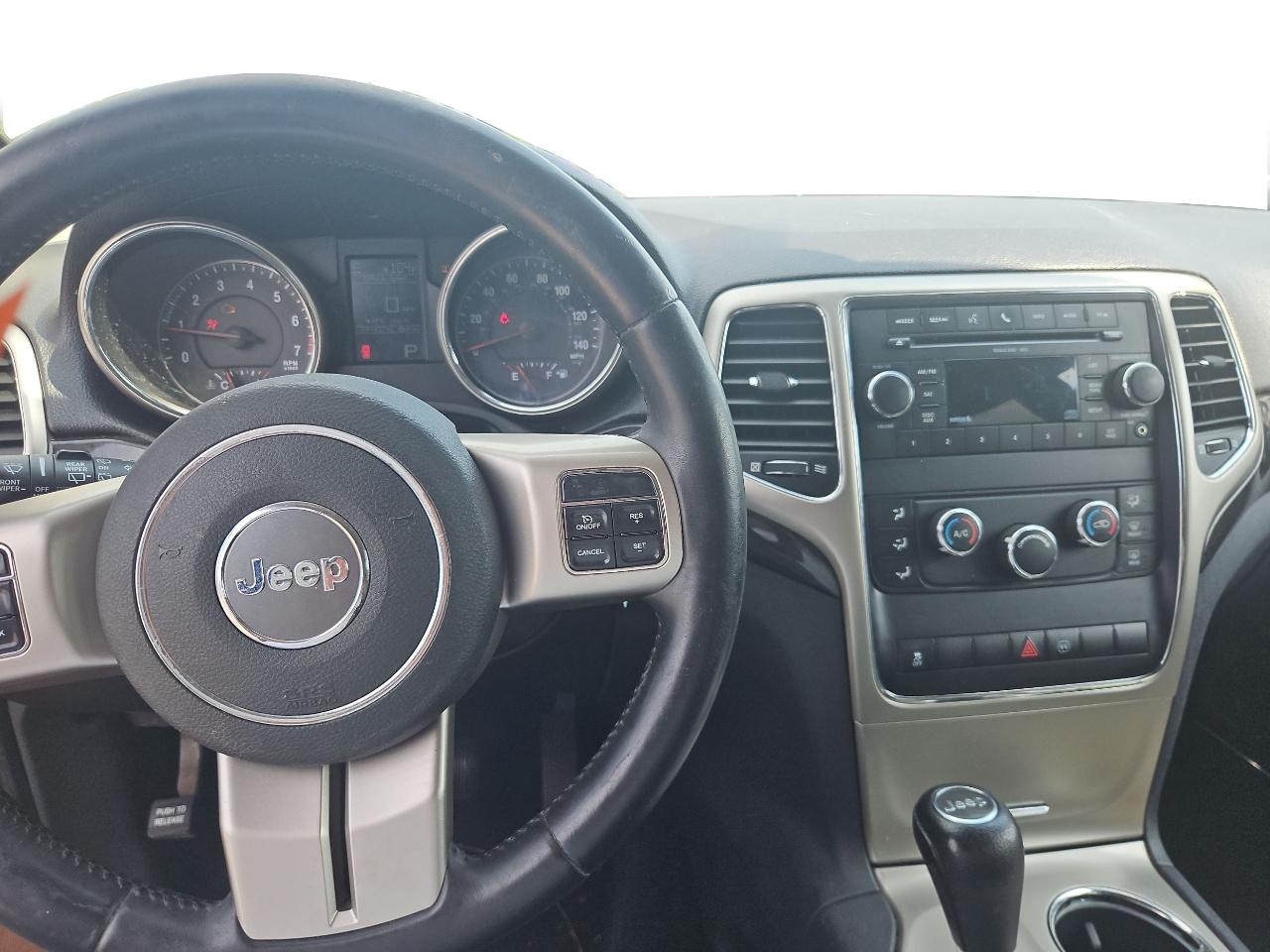 Jeep Grand Cherokee Laredo 4WD 2011