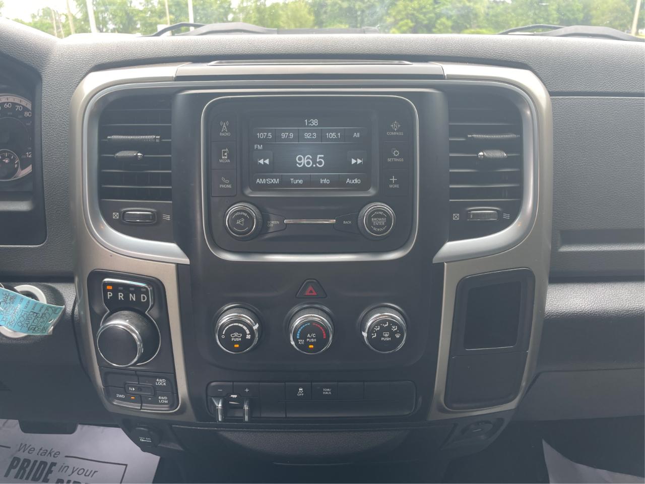 RAM 1500 4WD Crew Cab 140.5" Longhorn 2015