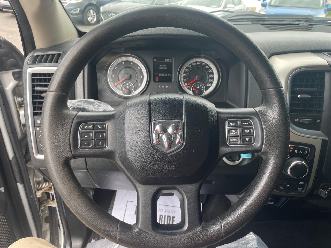 RAM 1500 4WD Crew Cab 140.5" Longhorn 2015