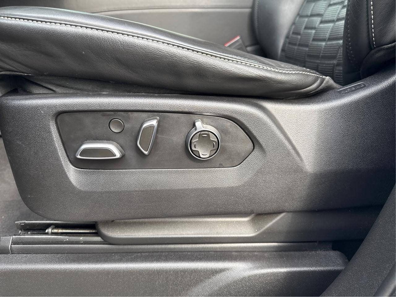 Cadillac Escalade Premium Luxury Platinum AWD 2021