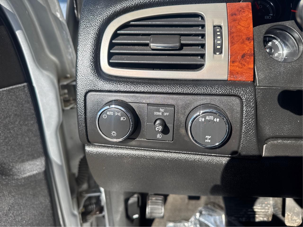 Chevrolet Suburban LTZ 1500 4WD 2013