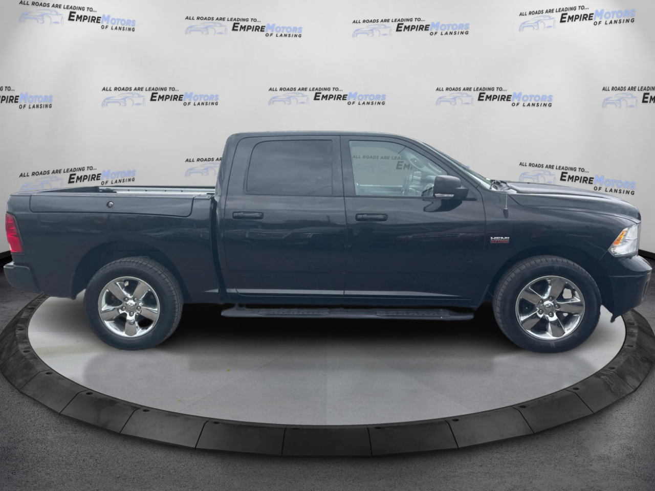 RAM 1500 Classic Tradesman Crew Cab SWB 4WD 2019