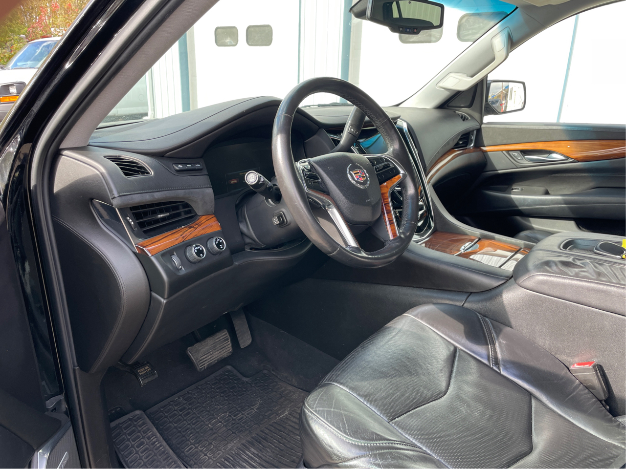 Cadillac Escalade Luxury 4WD 2015