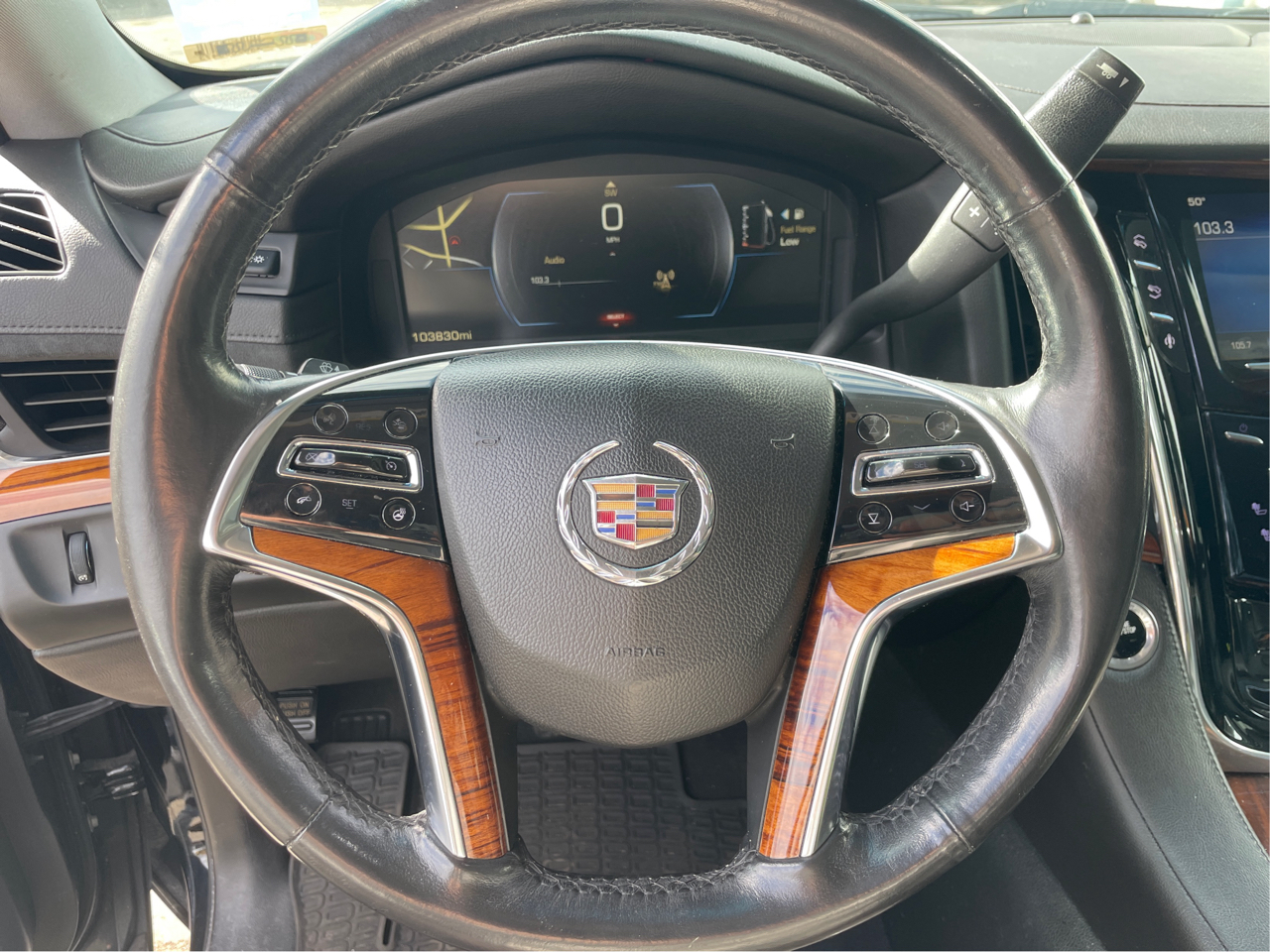 Cadillac Escalade Luxury 4WD 2015