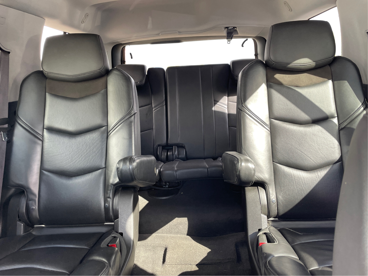 Cadillac Escalade Luxury 4WD 2015