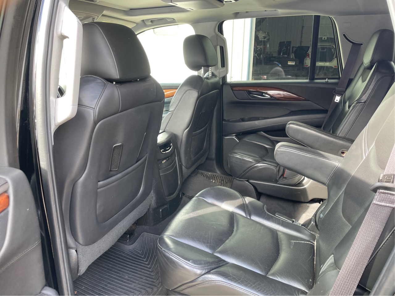 Cadillac Escalade Luxury 4WD 2015