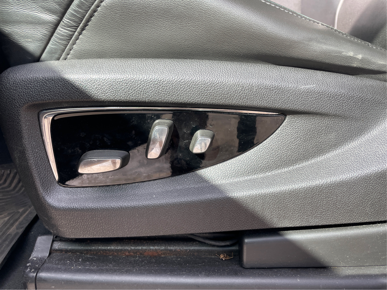 Cadillac Escalade Luxury 4WD 2015