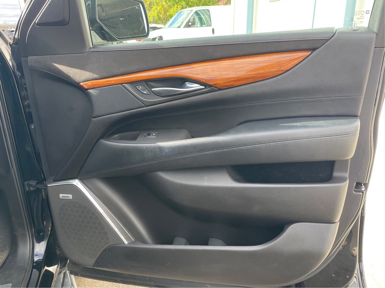 Cadillac Escalade Luxury 4WD 2015