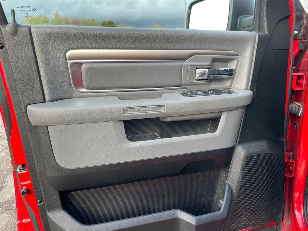 RAM 1500 SLT Quad Cab 4WD 2018