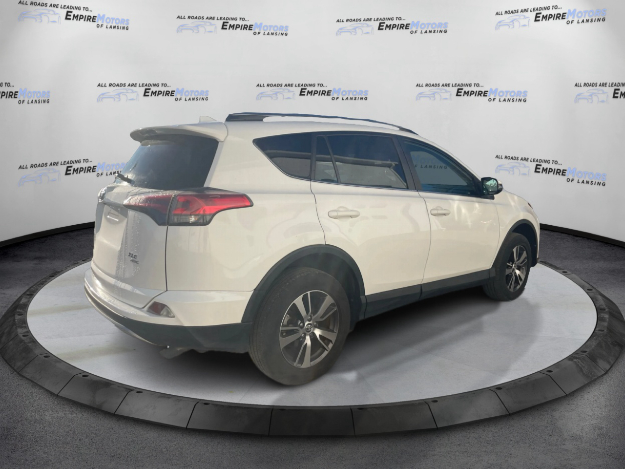 Toyota RAV4 XLE AWD 2018