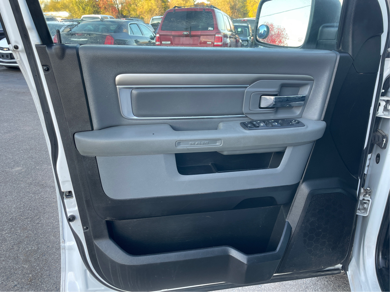 RAM 1500 Classic Tradesman Crew Cab LWB 4WD 2019
