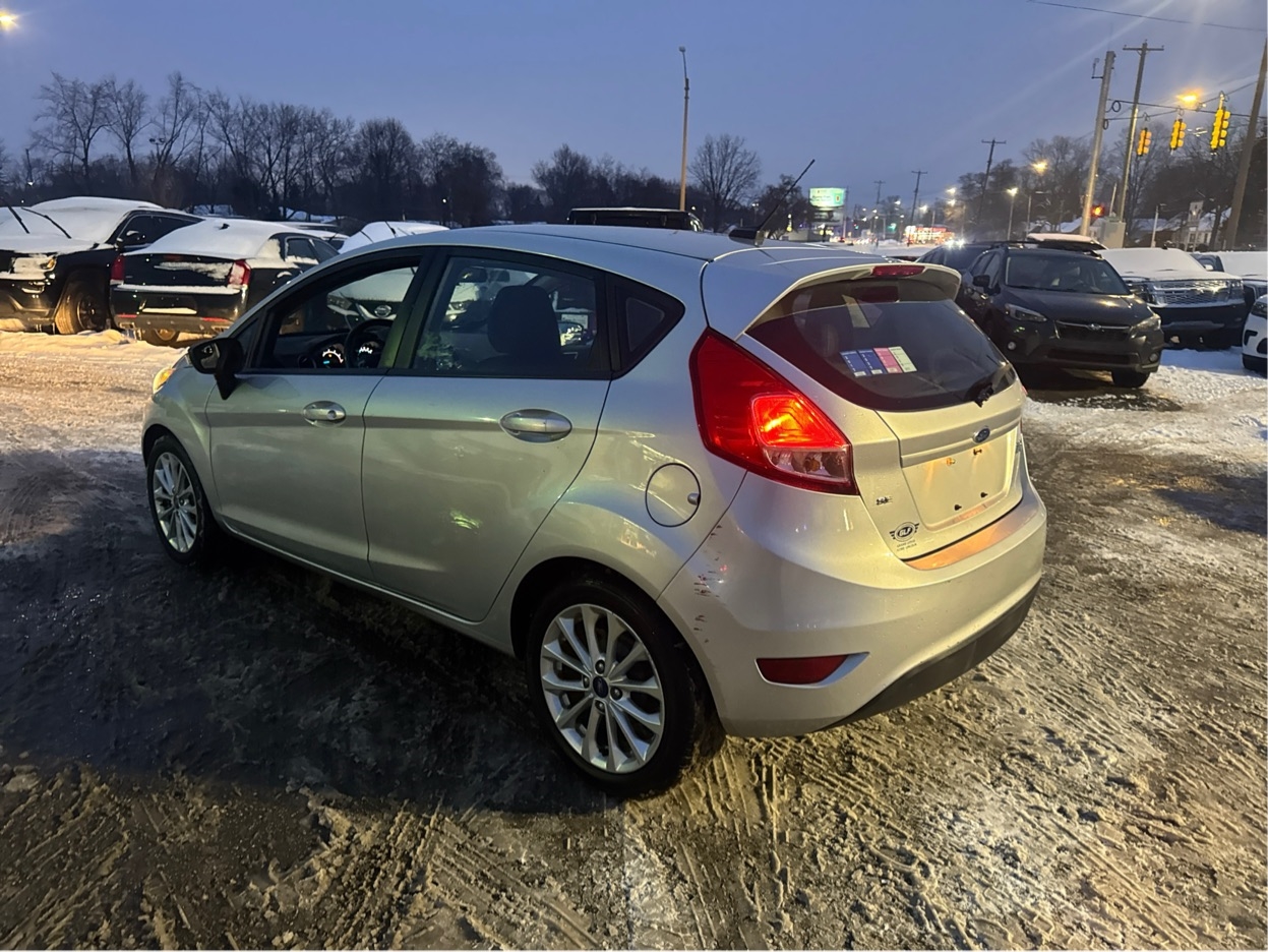 Ford Fiesta SE Hatchback 2014