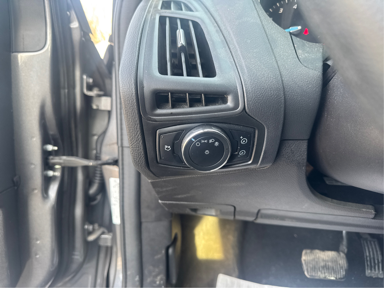 Ford Focus SE Sedan 2013