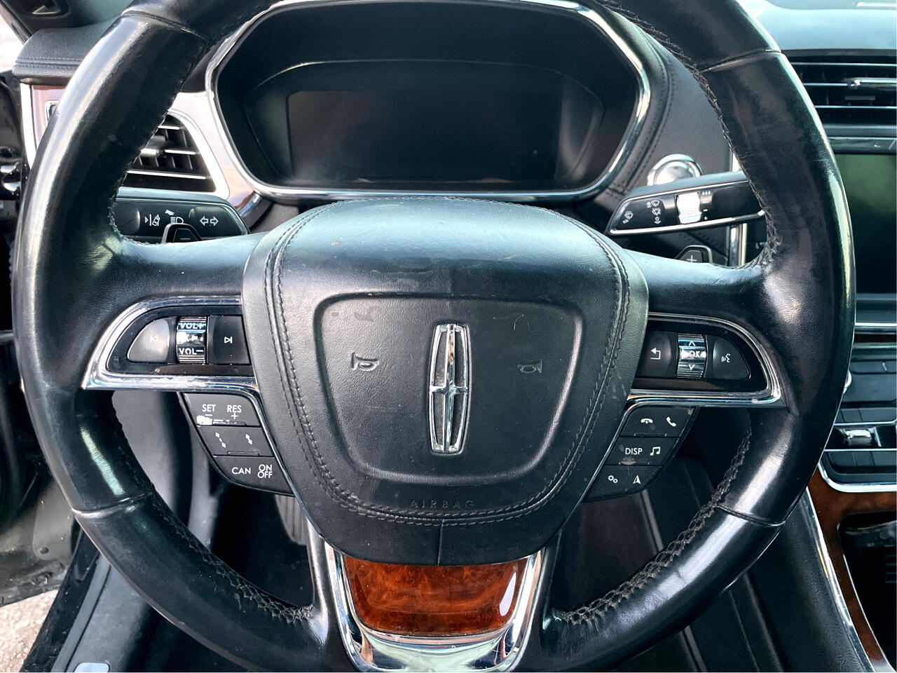 Lincoln Continental Select 2019