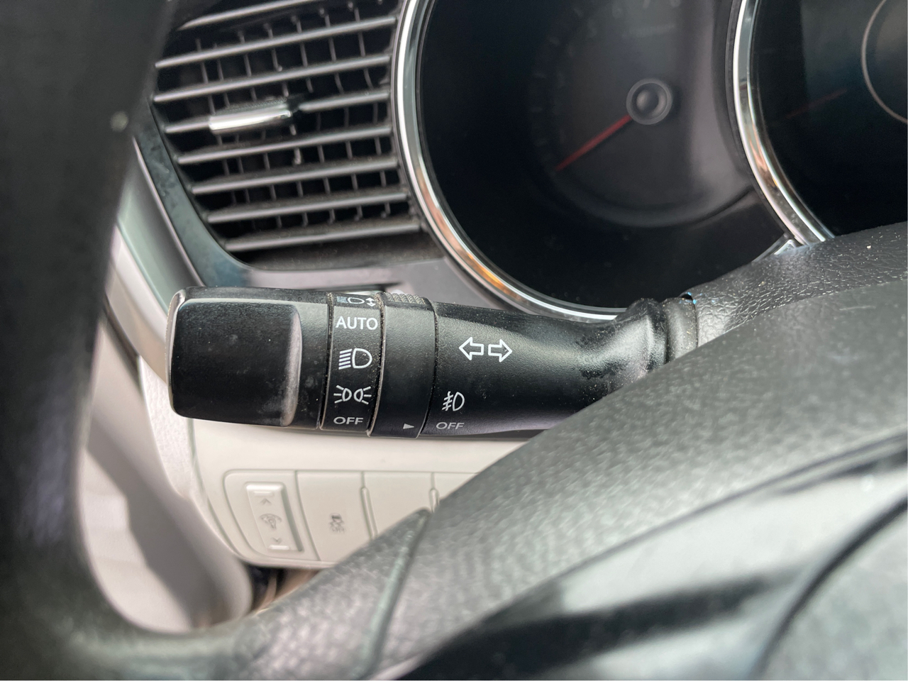 Kia Optima LX MT 2013