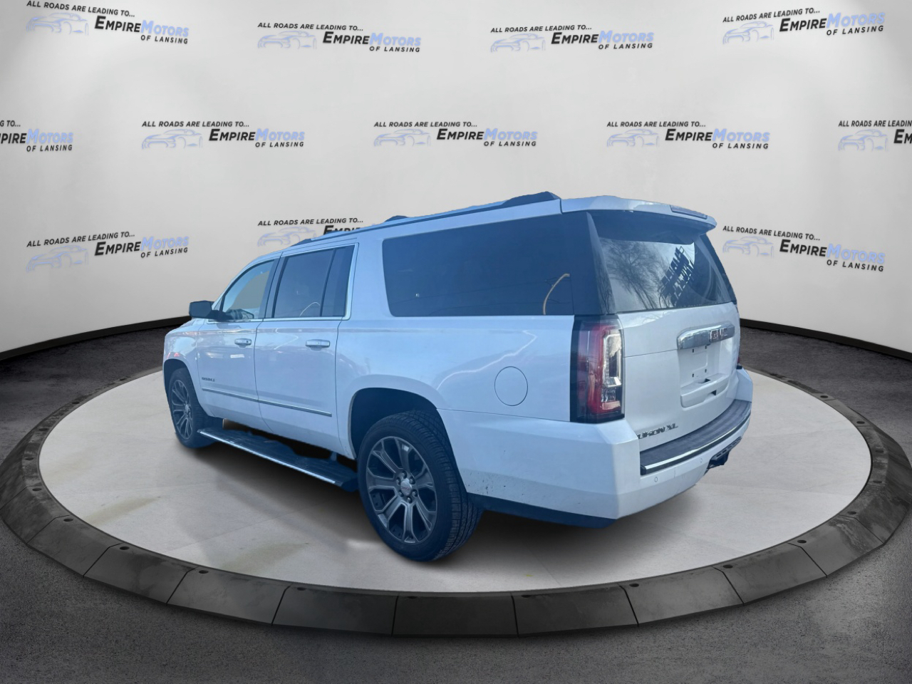 GMC Yukon XL Denali 4WD 2017