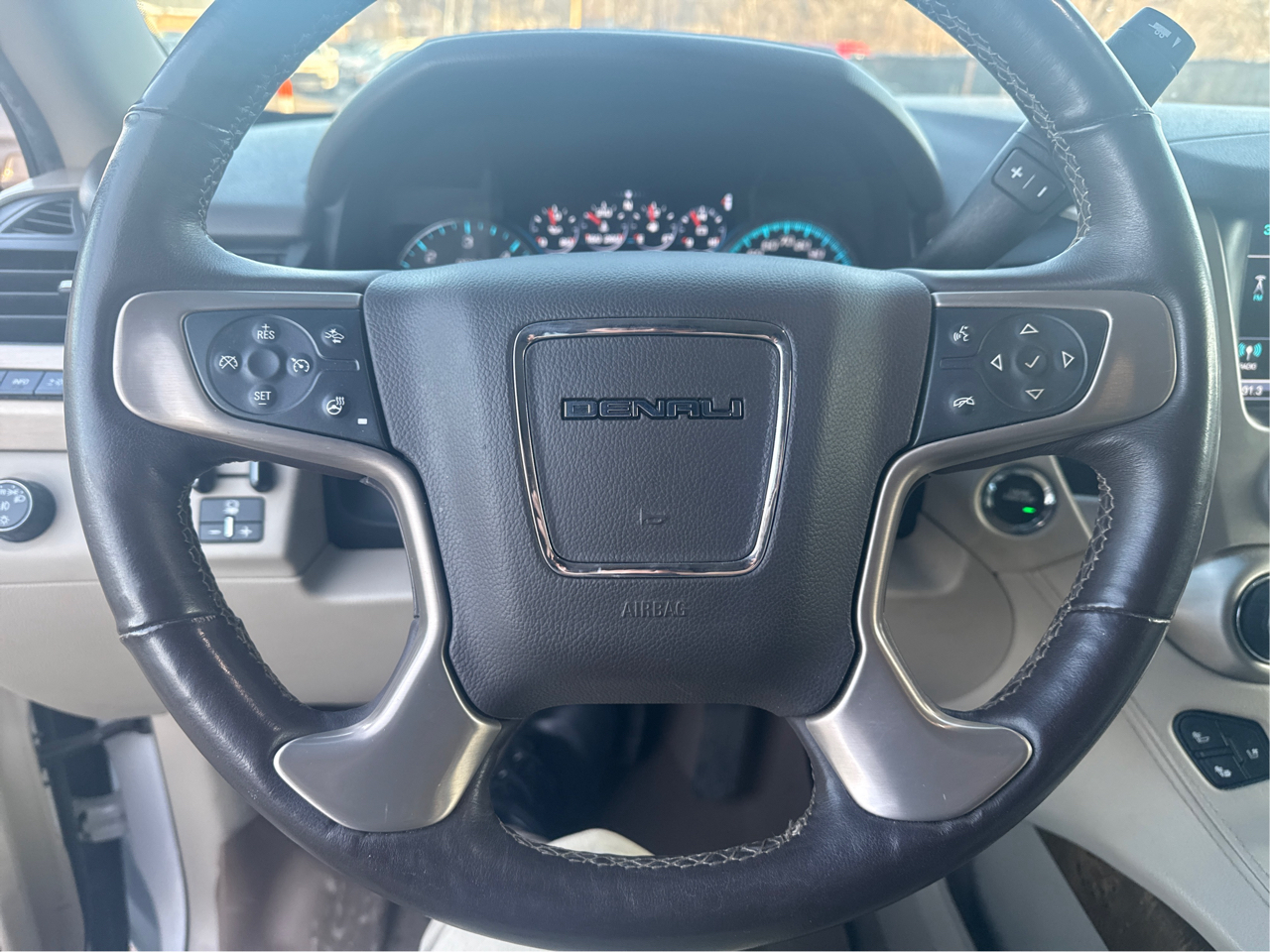 GMC Yukon XL Denali 4WD 2017