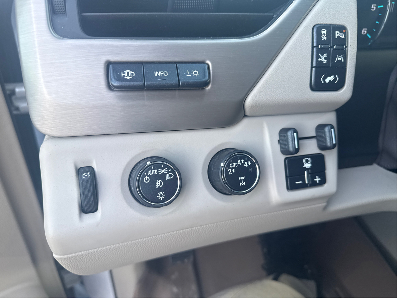 GMC Yukon XL Denali 4WD 2017