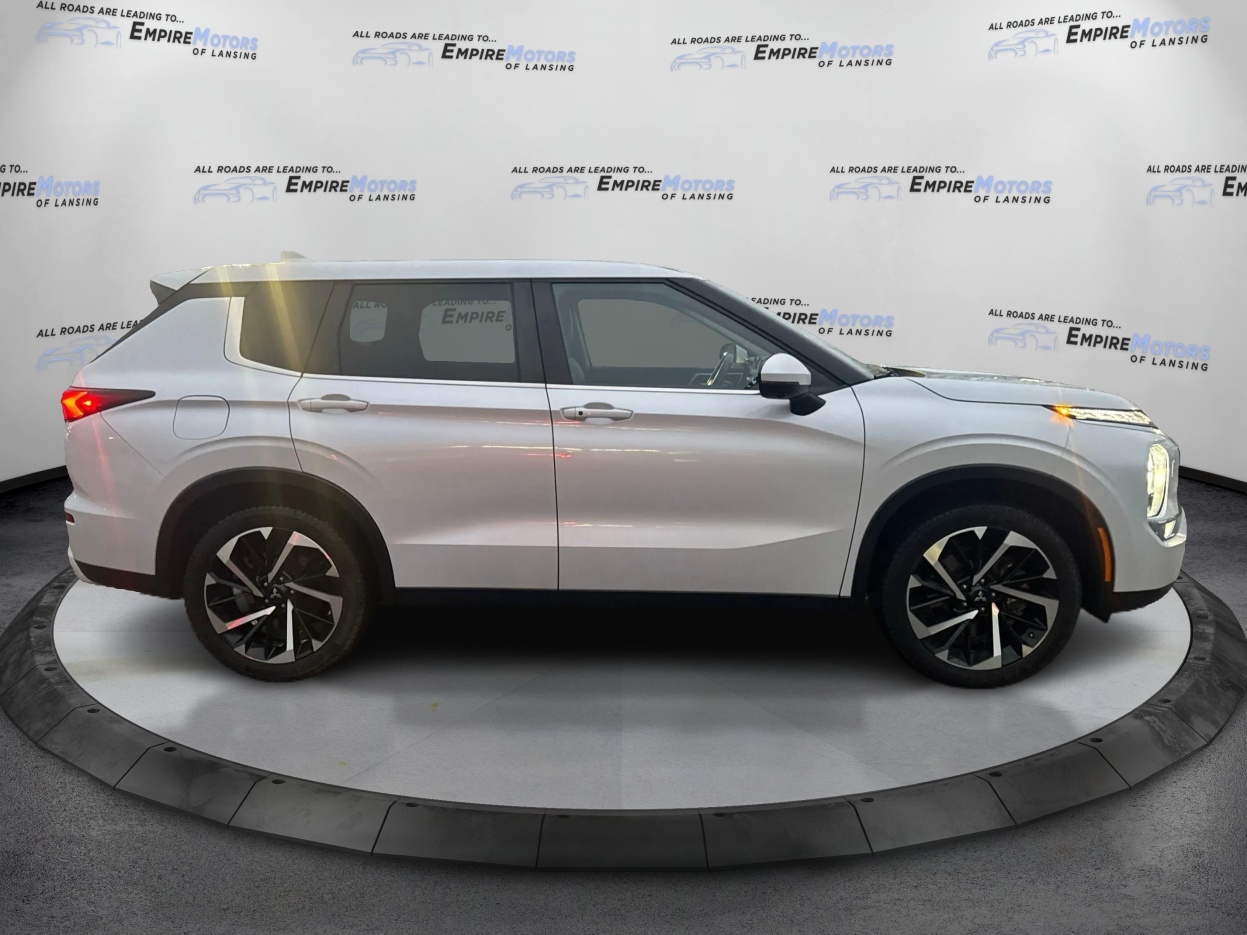 Mitsubishi Outlander SE 4WD 2023