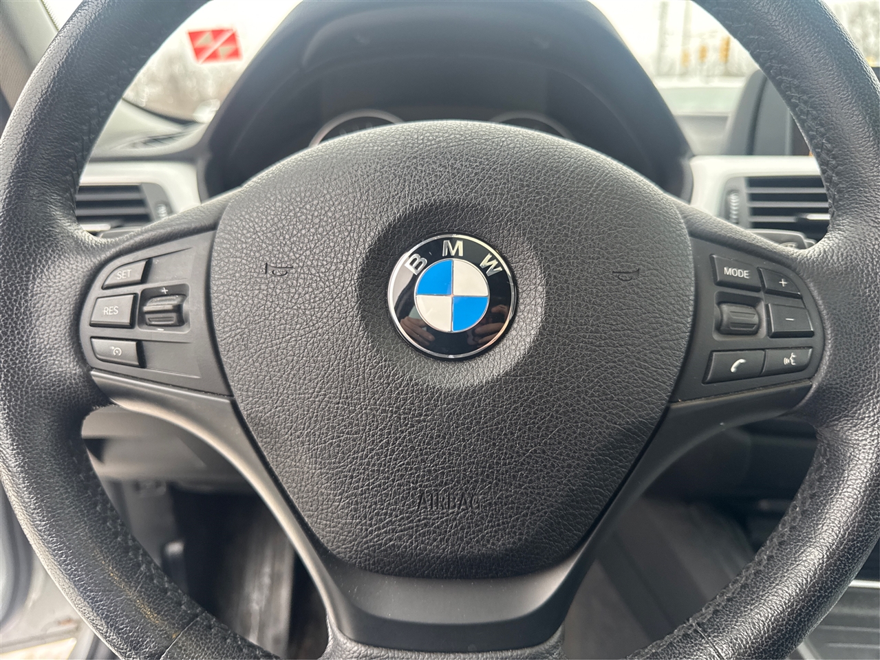 BMW 3-Series 328i xDrive Sedan 2013