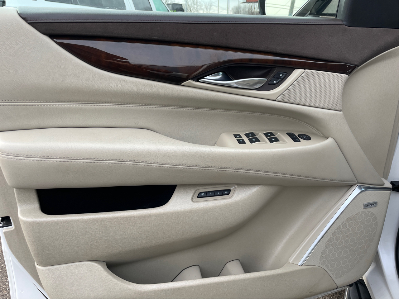 Cadillac Escalade ESV Luxury 4WD 2017