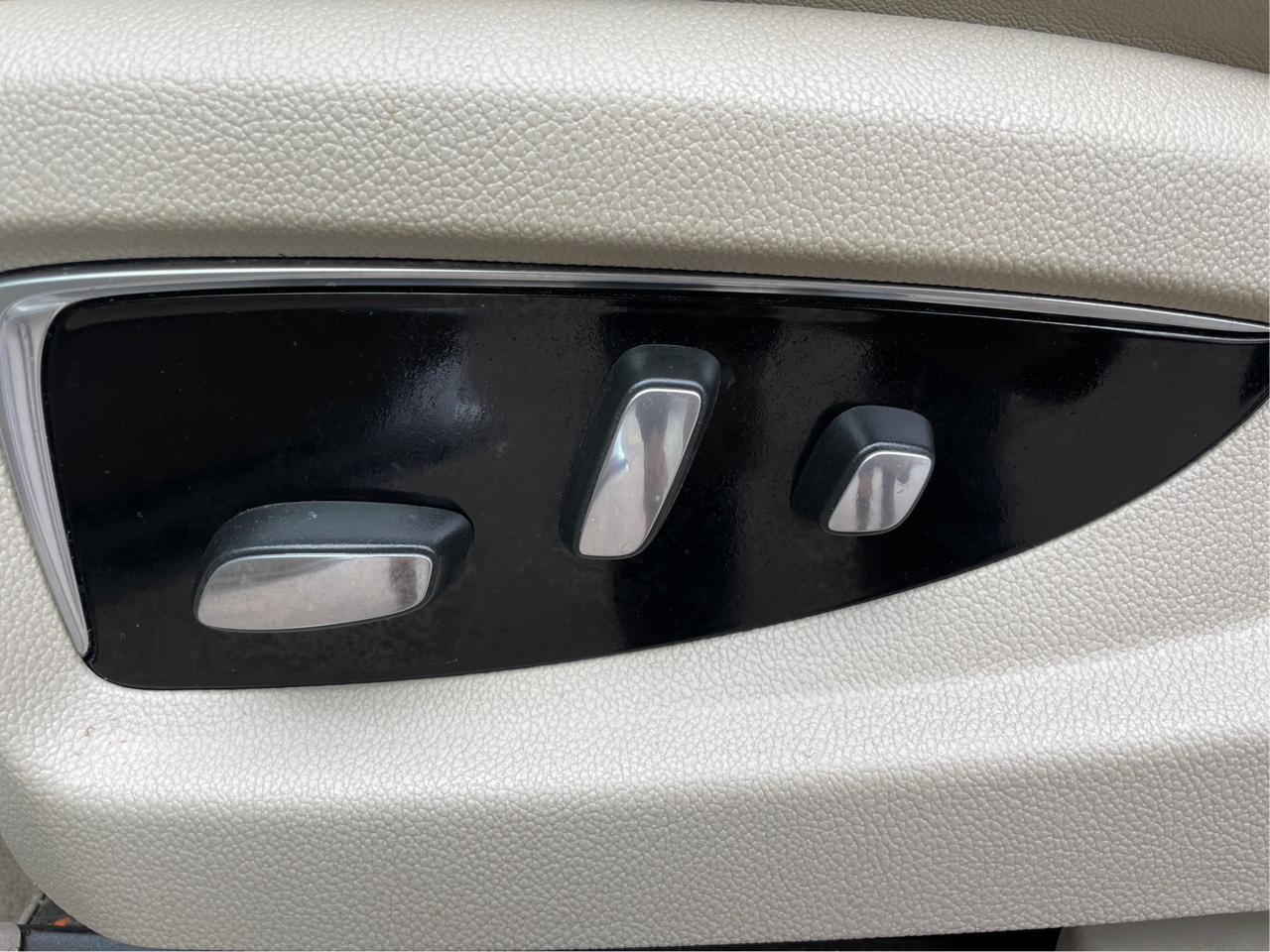 Cadillac Escalade ESV Luxury 4WD 2017